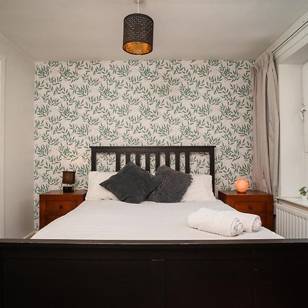 Central Apartment In Belfast City Centre Екстер'єр фото