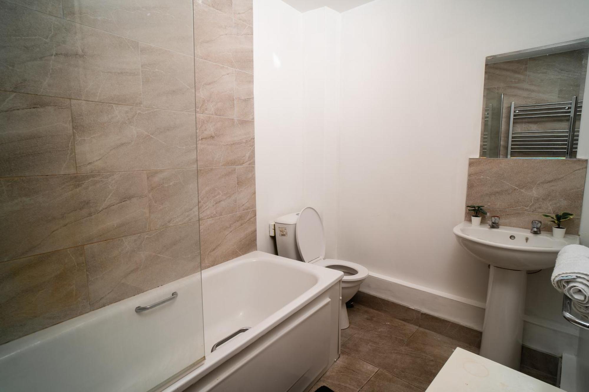 Central Apartment In Belfast City Centre Екстер'єр фото